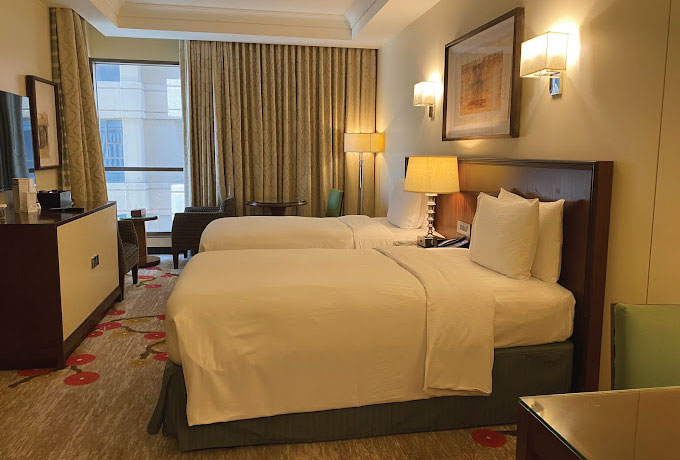 hilton-suits-01